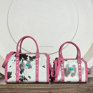 กระเป๋าหนังแท้ดีไซน์เนอร์รุ่นใหม่ปี 2026 ทรง Speedy Bag สะพายข้าง  ลายพรีเมียม  ตกแต่งด้วย Concho สีเขียวขุ่น - Product Image 4