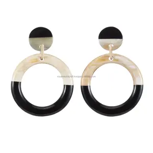 Pendiente de hueso de moda de estilo Vintage de alta calidad Cuerno de búfalo natural hecho a mano de origen ético - Product Image 6