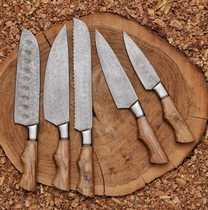 Ensemble de couteaux de chef en acier Damas, manche en bois, 6-7,9 pouces, étui en cuir, lame forgée, utilisation ambidextre en cuisine, finition satinée faite à la main - Product Image 4