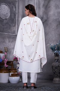 Elegante Conjunto Étnico de Seda Romana para Mujer con Dupatta Bordada |   Proveedor de Ropa OEM |   Exportación Global de Moda - Product Image 3