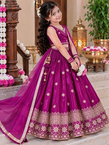 Conjunto de Lehenga Choli de Seda Magenta para Niñas, Diseño de Diseñador, Sin Arrugas, Bordado, con Dupatta, para Fiestas Infantiles, Bodas Indias, Festividades Étnicas - Product Image 1