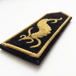 Épaulettes noires et or, paire, motif feuille et branche, brodées à la main, pour cérémonie - Product Image 3