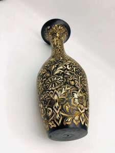 Jarrón Decorativo Vintage Negro de Lujo, Diseño Floral en Acrílico y Latón, Regalo Perfecto o Adorno para el Hogar a un Precio Razonable - Product Image 2