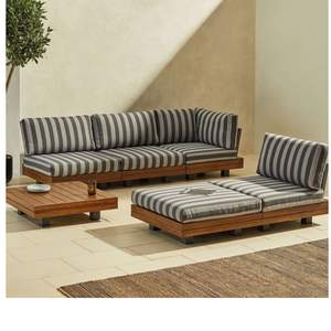 Ensemble de salon d'extérieur en forme de coin, à motif rayé, avec structure en bois massif et coussins épais et confortables pour une zone de détente en plein air - Product Image 1