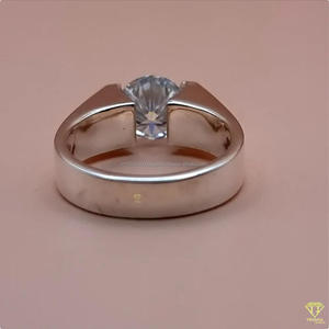 Bague solitaire en moissanite taille émeraude, argent sterling 925, style vintage, pour fiançailles, mariage ou promesse, Trisha Jewels ER009 - Product Image 6