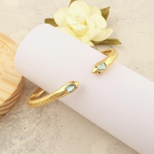 Brazalete abierto de cuarzo azul cielo chapado en oro de 18k con diseño de serpiente, brazalete ajustable con banda retorcida, joyería para fiestas. - Product Image 3