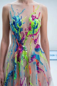 ชุดราตรีปักลายดอกไม้สีชมพูหรูหราขายส่ง ปี 2026 ราคาโรงงาน ชุดเดรสออกงานผ้าทูลล์แขนระบายสำหรับผู้หญิง - Product Image 5
