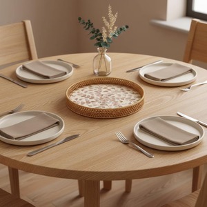 Plateau rond élégant en nacre et rotin, idéal pour recevoir des invités, des réunions de famille et des célébrations, à des fins de service. - Product Image 3