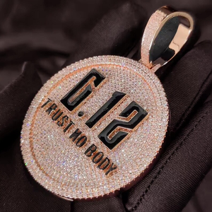 Pendentif Charm Hip Hop Unisexe Evanex Diamond G.12 en Moissanite Brillante Plaqué Or Rose avec Sertissage Griffe, Effet Glacé Sans Corps de Bijou - Product Image 6