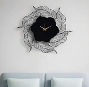 Reloj de pared moderno con diseño de hojas monocromáticas, ofrece un aspecto elegante y contemporáneo, disponible a precios de mayorista. - Product Image 1