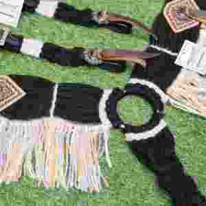 Juego de cabezada de mohair gris oscuro, azul cielo y beige sobre cuero argentino - Product Image 4