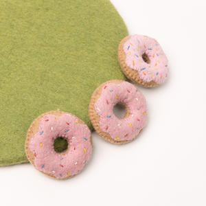 Adorno de Fieltro de Lana en Forma de Donut con Chispas, Juguete de Comida de Imitación, Juguete Educativo Hecho a Mano para Niños, Venta al por Mayor - Product Image 4