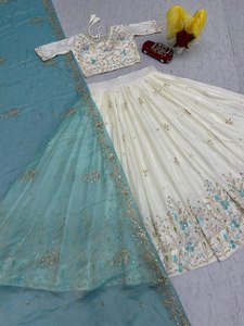 LAHENGA CHOLI DUPATTA, TELA DE SEDA CHINON, TRABAJO DE BORDADO CON HUELLAS DE HUELLAS DE SEDA - Product Image 6