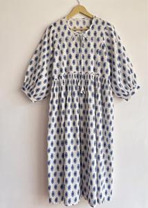 Vestido Midi con Cuello en V y Mangas Abullonadas, Estampado Floral Azul, 100% Algodón, Corte Regular, Estilo Casual de Verano, Vintage, Línea A, Venta al Por Mayor - Product Image 5