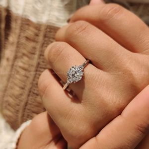 Bague en diamant ovale de 0,80 à 2,00 carats, couleur F, pureté VS, avec pierres latérales taille ronde, en platine 950, bijoux fins, pour fiançailles, mariage, anniversaire - Product Image 2