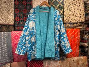 เสื้อแจ็คเก็ตสั้นแบบกลับด้านได้ Kantha, เสื้อแจ็คเก็ตผ้าควิลท์ทำมือจากอินเดีย, เสื้อผ้าสตรี, เสื้อโค้ท Kantha แบบใหม่, เสื้อแจ็คเก็ตเย็บมือ - Product Image 5