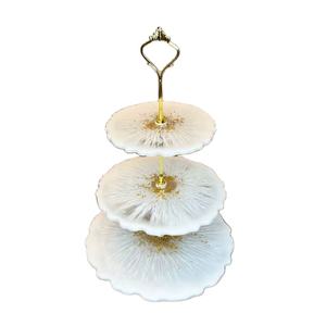 Moderno Soporte para Tartas de Mármol Blanco y Madera, Exhibidor de Postres Contemporáneo con Diseño Elegante, Perfecto para el Hogar y Eventos - Product Image 1