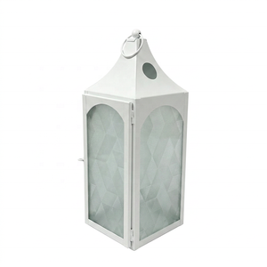Lanterne porte-bougie carrée en métal et verre, faite à la main, blanche, pour décorations de Noël, de maison et de patio - Product Image 4
