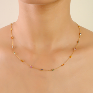 Collar de cadena con eslabones de oro amarillo de 18 quilates con zafiros multicolor arcoíris de última tendencia del fabricante para uso diario. - Product Image 2