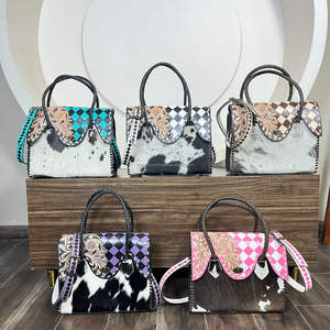 Sac fourre-tout en cuir artisanal à motifs floraux et à carreaux, élégant, pour femme, à porter à l'épaule ou en bandoulière, pour usage quotidien – Collection Mars 2026 - Product Image 4