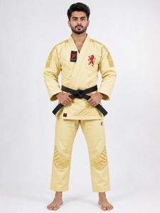 Uniforme de judo cómodo, fabricado con materiales duraderos que permiten movimiento sin restricciones y comodidad duradera en el tatami. - Product Image 1