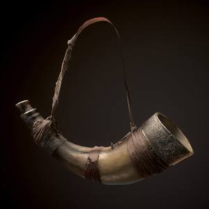 Vintage Style Minimalist Blowing Horn-Handcrafted Wedding <b>Decoration</b> with Customizable Color and <b>Rustic</b> Design - Product Image 1