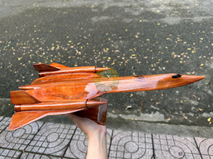 Kit de modèle réduit en bois SR71 BLACKBIRD, artisanat du bois, taille réelle, fabriqué en Vietnam, avion SR71 en bois massif, fabriqué au Vietnam - Product Image 2