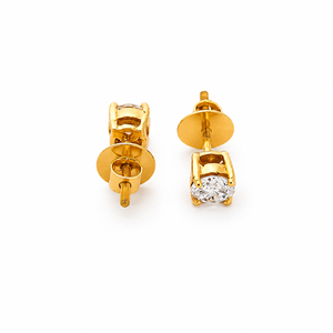 Boucles d'oreilles clous solitaires géométriques en or jaune 18 carats, serties clos, taille brillant, pour femme, finition polie, pour usage quotidien, fêtes et mariages - Product Image 3