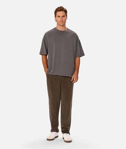 เสื้อยืดทรงบ็อกซี่โอเวอร์ไซส์ ตัดเย็บแบบครอป 100% ผ้าฝ้าย 240gsm เป็นมิตรต่อสิ่งแวดล้อม ระบายอากาศได้ดี เสื้อยืดเปล่าสำหรับขายส่ง ทรงไหล่ตก คอกลม - Product Image 2