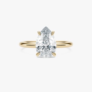 Anillo de Oro Amarillo de 14K con Diamante Cultivado en Laboratorio de 3 Gramos y 3.5 Quilates, Corte Oval Brillante, Engaste de Garras - Product Image 2