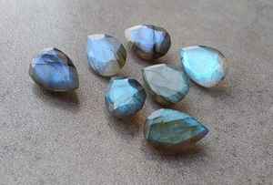 Pierre précieuse naturelle en labradorite, forme goutte d'eau, taille facetée, calibrée, pour bijoux - Product Image 2