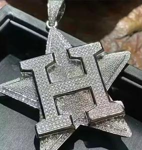 Colgante de Plata 925 con Letra Personalizable y Moissanita Real de 4ct, Amuleto de Diamante para Hombre, Ideal para Fiestas, Colgantes y Amuletos Finos - Product Image 1