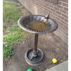 Mangiatoia per Uccelli in Bronzo da 28 Pollici con Base a Vaso per il Giardino - Product Image 2