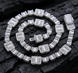 Collier chaîne à maillons géométriques en zircon micro-incrusté, avec pendentif carré et rond brillant, idéal pour les soirées - Product Image 5