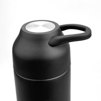 Bouteille isotherme en acier inoxydable grande capacité avec isolation sous vide et construction robuste pour usage domestique