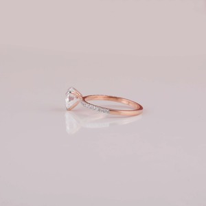 Última moda CVD Lab Grown Creado Diamante Oro sólido Corte ovalado Anillo de compromiso único Regalo de joyería del fabricante indio - Product Image 6