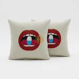 Funda de Almohada Cuadrada con Estampado de Labios Rojos y Cuentas Hechas a Mano, Decorativa, Personalizada, Venta al por Mayor Directa de Fábrica, Exportación, Idea de Regalo para el Hogar y Hoteles - Product Image 1