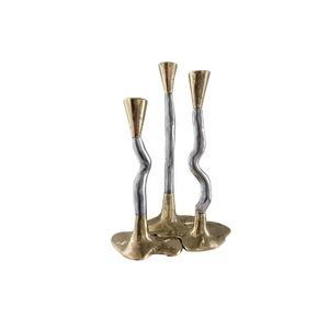 Diseño único e intrincado de portavelas metálico para una decoración interior llamativa. - Product Image 2