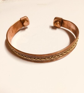 Bracelet de manchette en cuivre unisexe fait à la main Bracelet magnétique réglable en cuivre pur avec 6 aimants de haute qualité produit d'artisanat en métal - Product Image 6