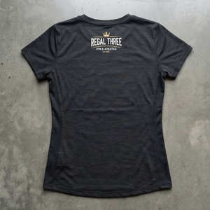 T-shirts de sport pour femmes Regal Three Mesh, manches courtes, séchage rapide, col rond, t-shirt léger en mesh pour femmes - Product Image 3