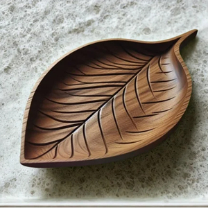 Bandeja de Madera Rústica en Forma de Hoja con Tallados Detallados, Ideal para Decoración de Mesa Natural y Servicio de Alimentos al por Mayor - Product Image 4