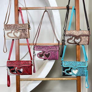 Pochette bandoulière en cuir de vachette artisanal de qualité supérieure, style bohème durable avec fermeture à bouton-pression, mini sac tendance pour usage quotidien - Product Image 5