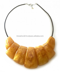 Élégant collier de perles en résine ambre de qualité supérieure avec bijoux de mode en perles Accessoires de fêtes et d'occasions - Product Image 3