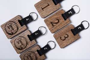 พวงกุญแจไม้สั่งทำพิเศษ ปรับแต่งได้ ป้ายกุญแจโรงแรม ป้ายไม้สำหรับแขก พวงกุญแจบ้านพักตากอากาศ แบบกำหนดเอง - Product Image 3
