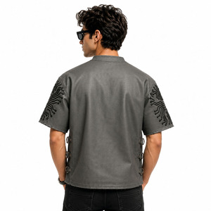 Camiseta Techwear Urbana Oversize con Diseño de Circuito, Bordado Futurista, Premium, de Alta Calidad, Secado Rápido, 100% Algodón para Hombre - Product Image 4
