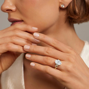 Anillo Solitario con Diamante en Forma de Racimo de Vid Botánico - Product Image 4