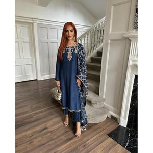 ชุดเซ็ทผ้าจอร์เจียสีน้ำเงินเข้มปักลวดลายสวยงามทันสมัย - Product Image 1