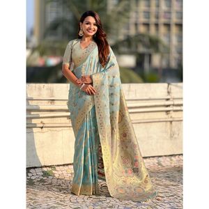 Sari en soie Kora de qualité supérieure, tissé avec des motifs Meenakari et Zari, avec un pallu à imprimé floral fantaisie et une blouse en brocart - Product Image 6