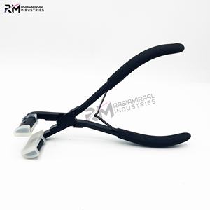 Alicates RMI Super Product de acero inoxidable con punta de plasma negra y mango de color negro, herramienta para extensiones de cabello con punta plana. - Product Image 2