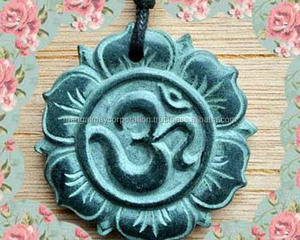 Hot Selling Gemstone 35 mm in Size Heart Shaped Multi Flashy Rainbow Moonstone Gems Smooth <b>Loose</b> Gems for Love Jewelry Stone - Product Image 3